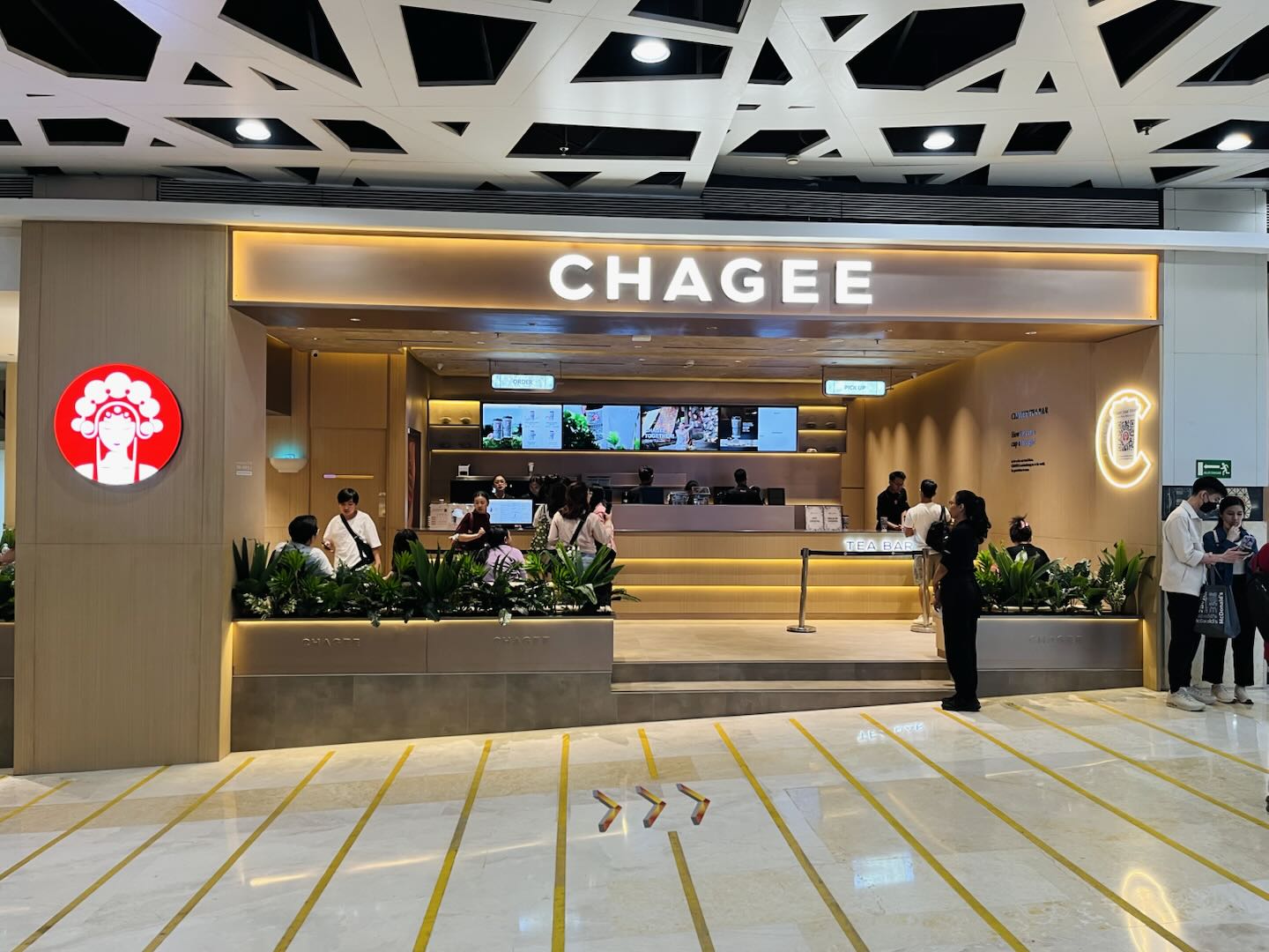 Outlet CHAGEE Kota Kasablanka Jakarta dengan konsep tea house modern